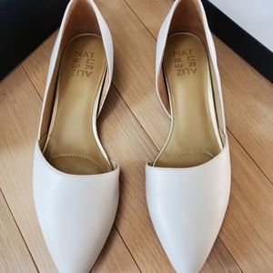 Naturalizer size 8.5 women's Samantha flats.